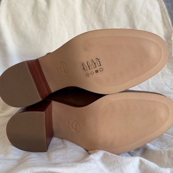 MICHAEL Michael Kors Tan Ankle Boots - Picture 4 of 4